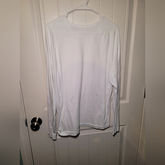UGG long sleeve 100% cotton size medium - Picture 6 of 6